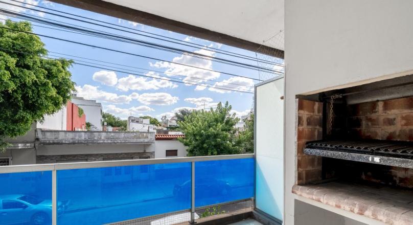Villa Urquiza - Departamento al frente